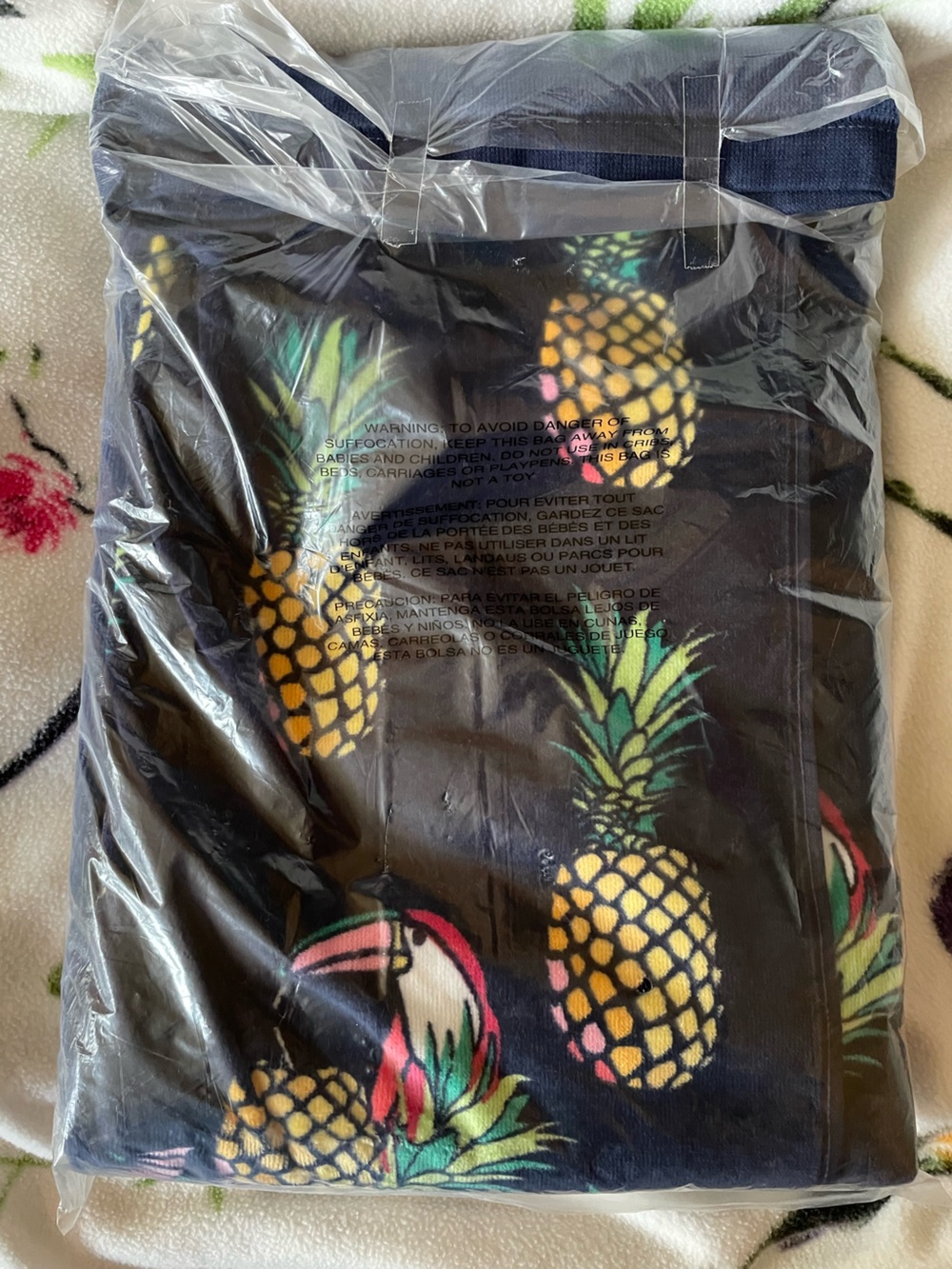 New Vera Bradley Pineapple Toucan Party Beach Towel 🍍